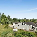 Sybil - 700m From The Sea By Interhome
