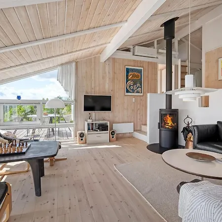 Vakantiehuis Sybil - 700m From The Sea By Interhome *